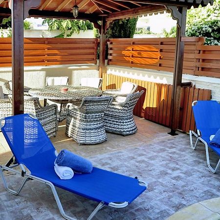 Chronas By Prestige Bookings Coral Bay Buitenkant foto