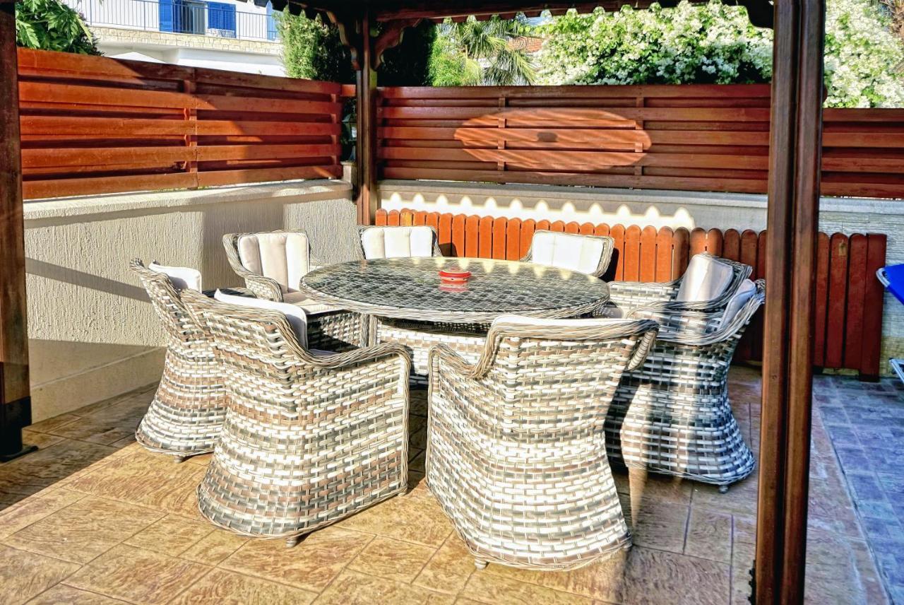 Chronas By Prestige Bookings Coral Bay Buitenkant foto