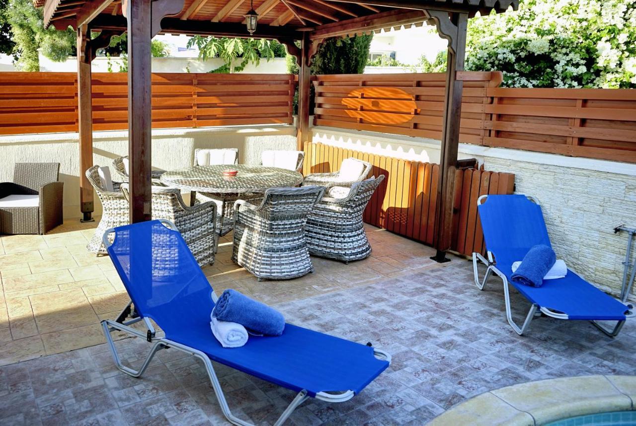 Chronas By Prestige Bookings Coral Bay Buitenkant foto