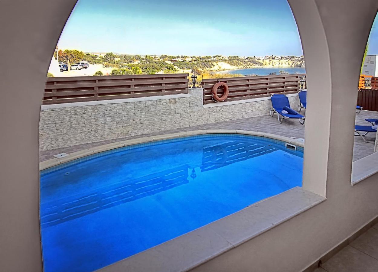 Chronas By Prestige Bookings Coral Bay Buitenkant foto