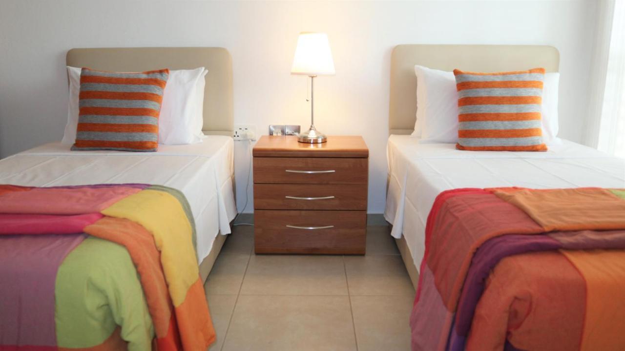 Chronas By Prestige Bookings Coral Bay Buitenkant foto