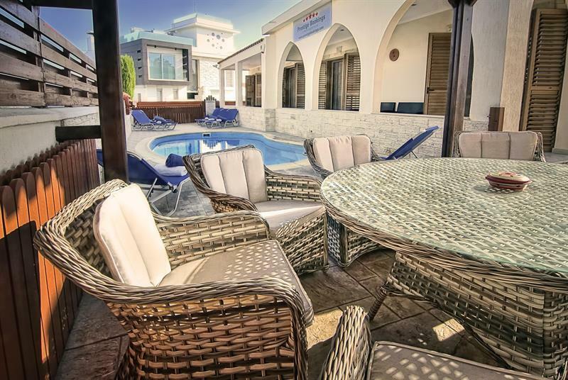 Chronas By Prestige Bookings Coral Bay Buitenkant foto
